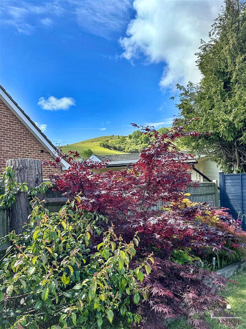 2 Bedroom Bungalow. Gorringe Close in Eastbourne, East Sussex 15